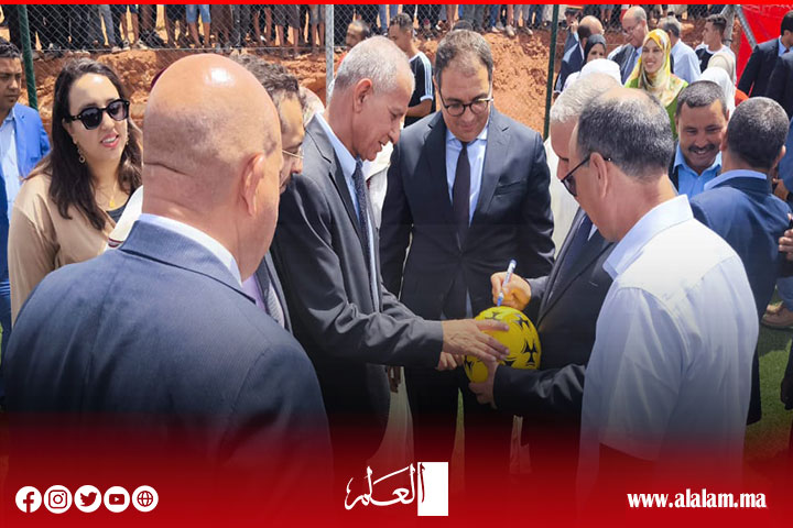بمناسبة عيد العرش المجيد.. عامل إقليم أزيلال يشرف على مشاريع تنموية لفك العزلة عن جماعات.. بمناسبة عيد العرش المجيد.. عامل إقليم أزيلال يشرف على مشاريع تنموية لفك العزلة عن جماعات..