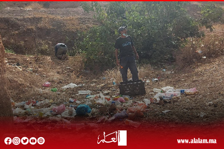 رئيس جماعة أيت تكلا يطلق عملية واسعة لتنظيف منابع شلالات أوزود رئيس جماعة أيت تكلا يطلق عملية واسعة لتنظيف منابع شلالات أوزود