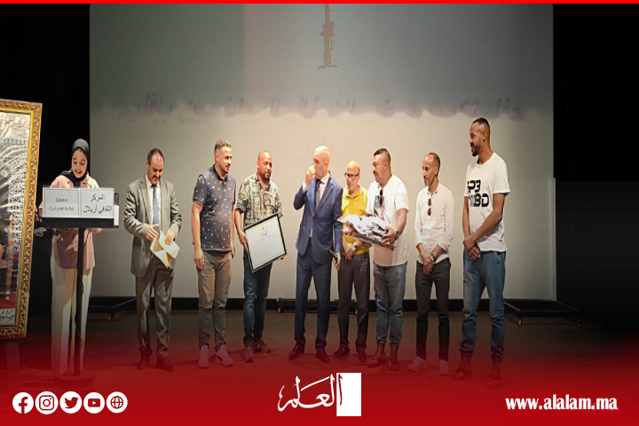 عامل إقليم أزيلال ينوه بالنتائج الإيجابية لأبطال جمعية أشبال تامدة لألعاب القوى وقريبا إحداث مركز بقيمة 15 مليار سنتيم عامل إقليم أزيلال ينوه بالنتائج الإيجابية لأبطال جمعية أشبال تامدة لألعاب القوى وقريبا إحداث مركز بقيمة 15 مليار سنتيم