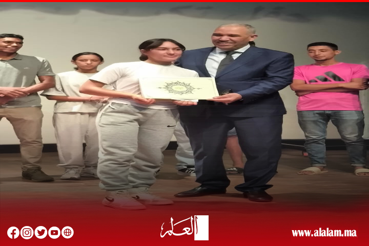 عامل إقليم أزيلال ينوه بالنتائج الإيجابية لأبطال جمعية أشبال تامدة لألعاب القوى وقريبا إحداث مركز بقيمة 15 مليار سنتيم عامل إقليم أزيلال ينوه بالنتائج الإيجابية لأبطال جمعية أشبال تامدة لألعاب القوى وقريبا إحداث مركز بقيمة 15 مليار سنتيم