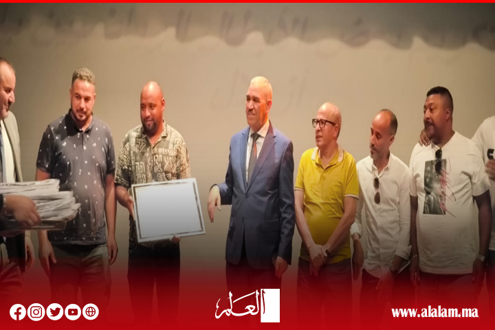 عامل إقليم أزيلال ينوه بالنتائج الإيجابية لأبطال جمعية أشبال تامدة لألعاب القوى وقريبا إحداث مركز بقيمة 15 مليار سنتيم عامل إقليم أزيلال ينوه بالنتائج الإيجابية لأبطال جمعية أشبال تامدة لألعاب القوى وقريبا إحداث مركز بقيمة 15 مليار سنتيم