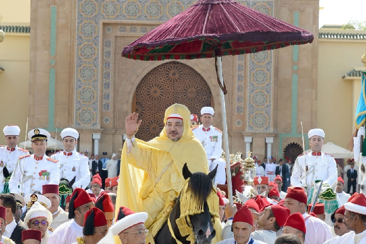 الشعب المغربي يحتفي بالذكرى 71 لثورة الملك والشعب الشعب المغربي يحتفي بالذكرى 71 لثورة الملك والشعب