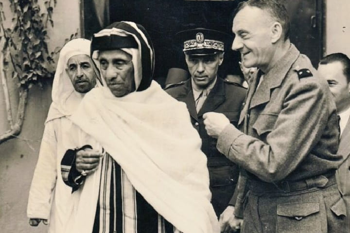 الشعب المغربي يحتفي بالذكرى 71 لثورة الملك والشعب الشعب المغربي يحتفي بالذكرى 71 لثورة الملك والشعب