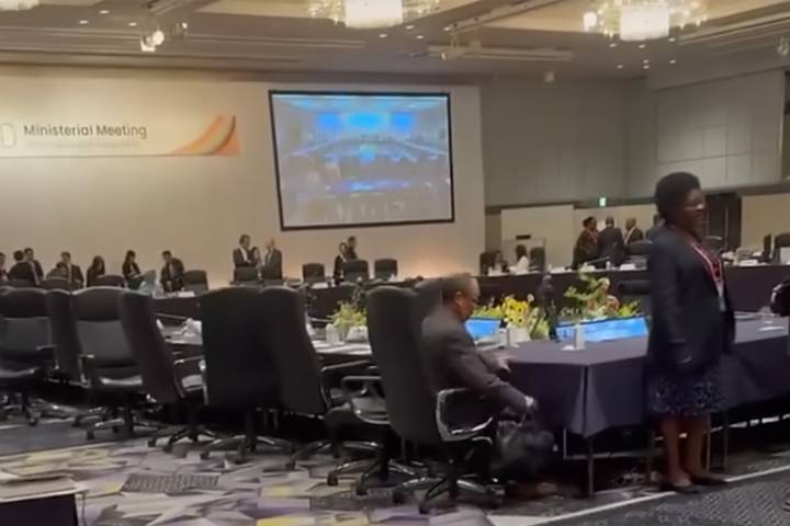 في انتظار رد حازم للاتحاد الافريقي المطالب بصون سمعة القارة من أي خدش متعمد في انتظار رد حازم للاتحاد الافريقي المطالب بصون سمعة القارة من أي خدش متعمد