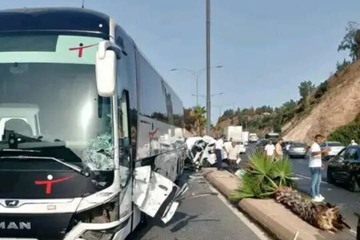 حادث سير مأساوي في طريق عكراش: وفاة شخصين وإصابة آخرين حادث سير مأساوي في طريق عكراش: وفاة شخصين وإصابة آخرين
