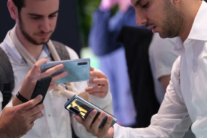 دراسة تكشف تسبب الهواتف في أمراض القلب دراسة تكشف تسبب الهواتف في أمراض القلب