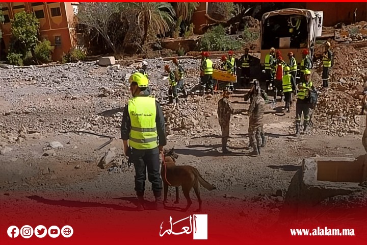 فرق الهندسة العسكرية تواصل البحث عن مفقودين جراء فيضانات طاطا فرق الهندسة العسكرية تواصل البحث عن مفقودين جراء فيضانات طاطا