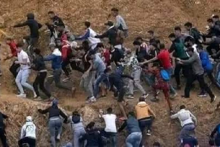 الفنيدق: السلطات الأمنية توقف أزيد من 1500 شخص خلال مكافحتها للهجرة الجماعية الفنيدق: السلطات الأمنية توقف أزيد من 1500 شخص خلال مكافحتها للهجرة الجماعية
