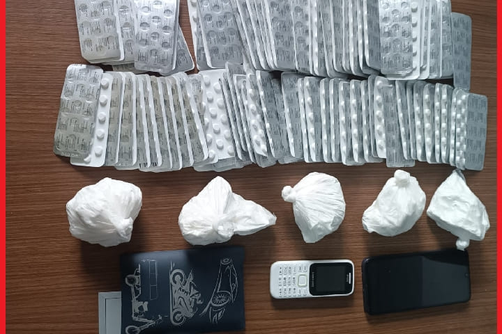 توقيف شخص بحوزته 2500 قرص مهلوس وكمية من الكوكايين بمكناس توقيف شخص بحوزته 2500 قرص مهلوس وكمية من الكوكايين بمكناس