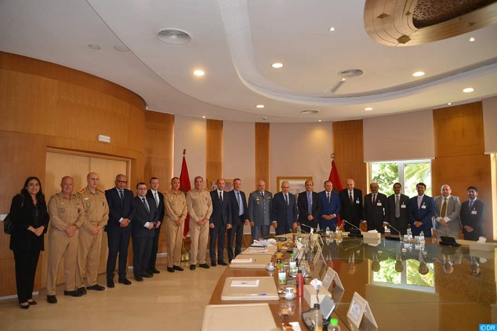 إدارة الدفاع الوطني توقع اتفاقية استثمار مع مجموعة "تاتا" الهندية إدارة الدفاع الوطني توقع اتفاقية استثمار مع مجموعة "تاتا" الهندية