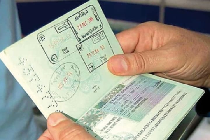 الحسيمة: توقيف شخصين للاشتباه في ارتباطهما بشبكة تزوير وثائق "التأشيرات الأوروبية" الحسيمة: توقيف شخصين للاشتباه في ارتباطهما بشبكة تزوير وثائق "التأشيرات الأوروبية"