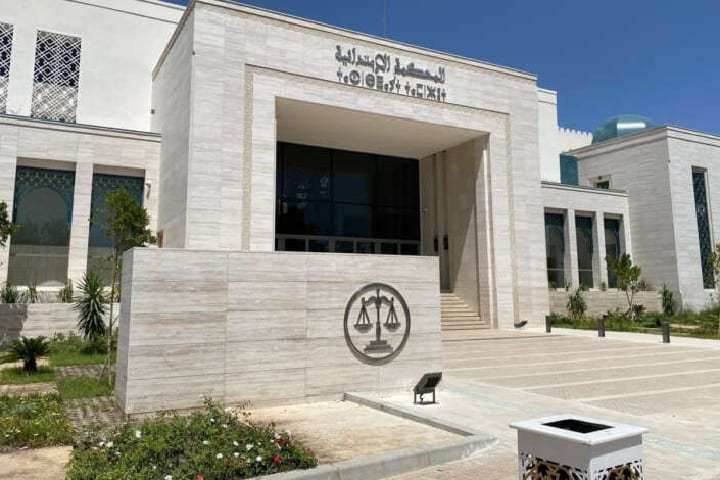 محكمة تطوان تدين الملقب بـ"مول الموطور" بثلاث سنوات سجنا نافذا محكمة تطوان تدين الملقب بـ"مول الموطور" بثلاث سنوات سجنا نافذا