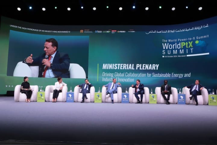 عبد الجليل: الهيدروجين الأخضر ركيزة أساسية للانتقال الطاقي في مجال النقل عبد الجليل: الهيدروجين الأخضر ركيزة أساسية للانتقال الطاقي في مجال النقل