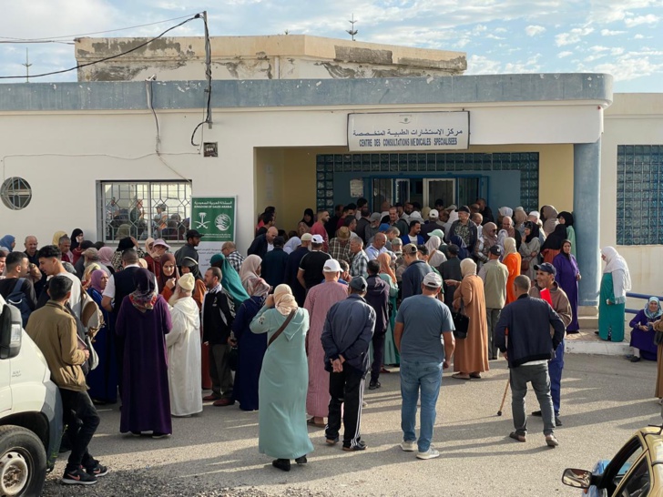 الحسيمة: أطباء أجانب يشرفون على حملة تضامنية لإزالة المياه البيضاء "الجلالة" الحسيمة: أطباء أجانب يشرفون على حملة تضامنية لإزالة المياه البيضاء "الجلالة"