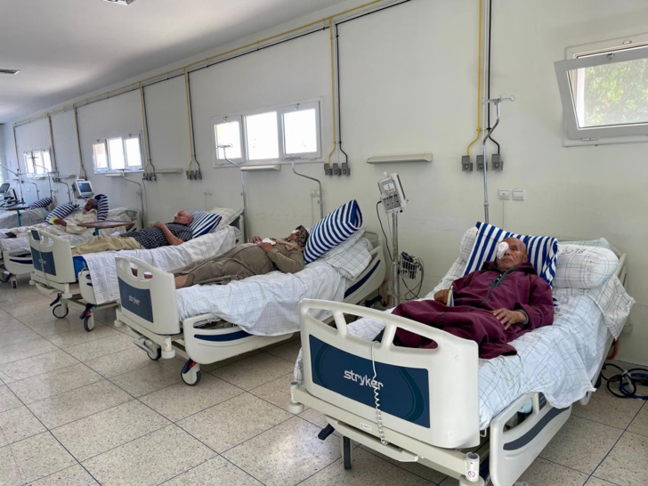 الحسيمة: أطباء أجانب يشرفون على حملة تضامنية لإزالة المياه البيضاء "الجلالة" الحسيمة: أطباء أجانب يشرفون على حملة تضامنية لإزالة المياه البيضاء "الجلالة"