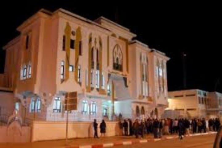 الحسيمة: خمس سنوات سجنًا لمتهم بالنصب والاحتيال الحسيمة: خمس سنوات سجنًا لمتهم بالنصب والاحتيال