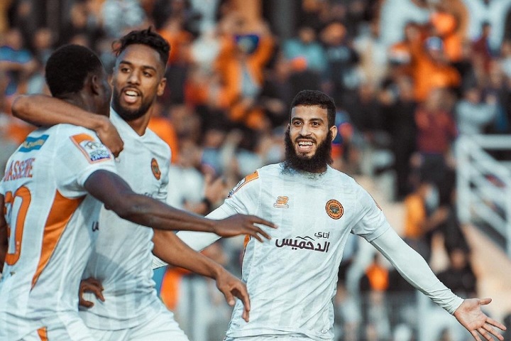 نهضة بركان يتجاوز "الماط" ويوسع الفارق عن أقرب الملاحقين نهضة بركان يتجاوز "الماط" ويوسع الفارق عن أقرب الملاحقين