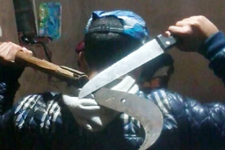 تفكيك عصابة إجرامية بسيدي علال التازي متورطة في جرائم العنف والتهديد بالسلاح الأبيض تفكيك عصابة إجرامية بسيدي علال التازي متورطة في جرائم العنف والتهديد بالسلاح الأبيض