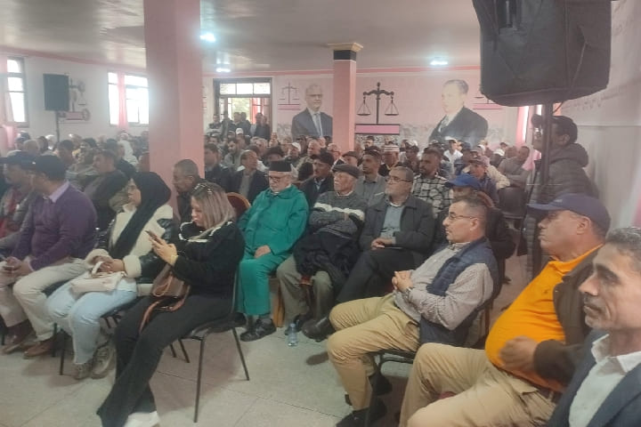 رياض مزور يترأس المجلس الإقليمي لحزب الاستقلال بالعرائش رياض مزور يترأس المجلس الإقليمي لحزب الاستقلال بالعرائش