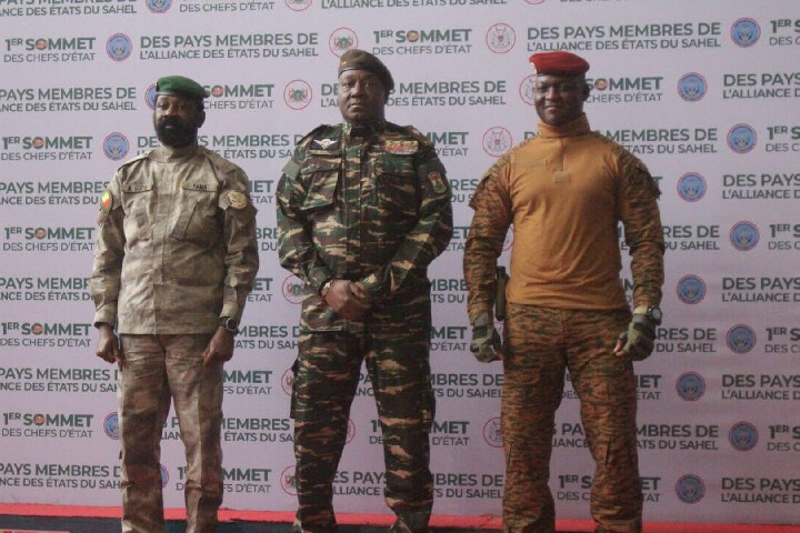 تحالف دول الساحل يقرر توحيد جواز السفر والهوية.. تحالف دول الساحل يقرر توحيد جواز السفر والهوية..