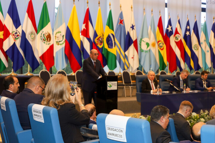 ولد الرشيد يؤكد من بنما أن المغرب يضع الأمن والاستقرار والتكامل الاقتصادي الإقليمي في صلب اهتماماته ولد الرشيد يؤكد من بنما أن المغرب يضع الأمن والاستقرار والتكامل الاقتصادي الإقليمي في صلب اهتماماته