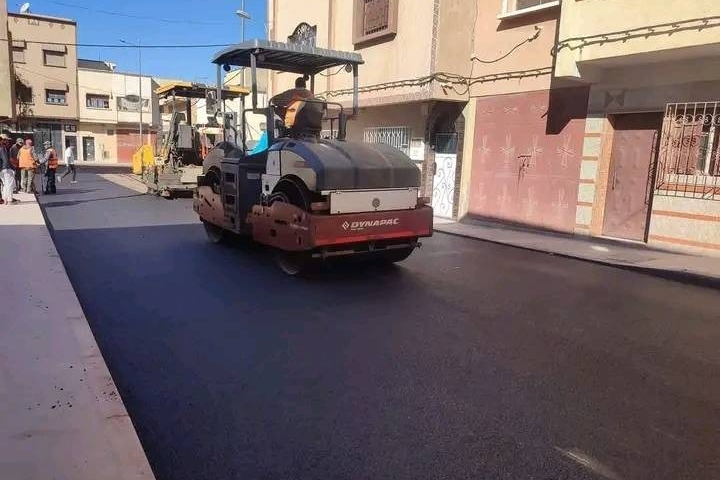الجديدة: انطلاقة أشغال تأهيل وتقوية شبكة الطرق بأحد أولاد أفرج الجديدة: انطلاقة أشغال تأهيل وتقوية شبكة الطرق بأحد أولاد أفرج