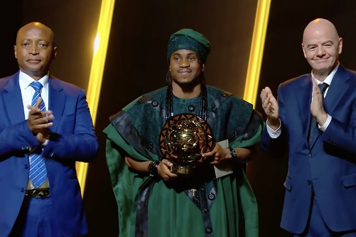 النيجيري أديمولا لوكمان أفضل لاعب في إفريقيا النيجيري أديمولا لوكمان أفضل لاعب في إفريقيا