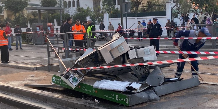 وفيات وإصابات جراء اصطدام شاحنة بمحطة ترامواي بالدار البيضاء وفيات وإصابات جراء اصطدام شاحنة بمحطة ترامواي بالدار البيضاء