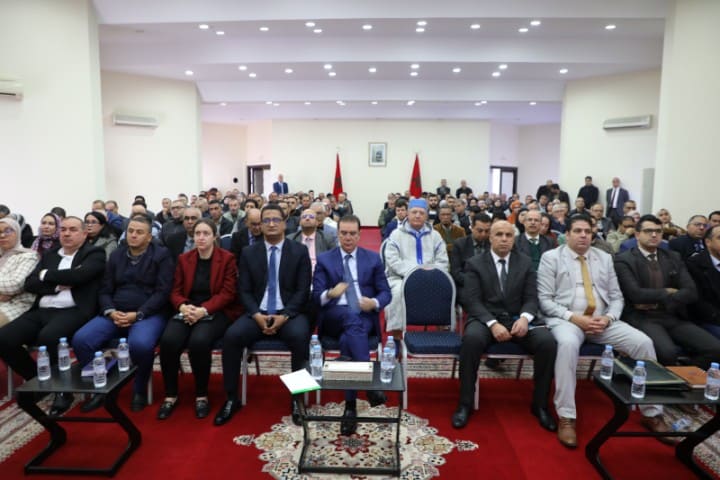 زيتوني يترأس الجلسة الختامية للمناظرة الوطنية حول الجهوية المتقدمة زيتوني يترأس الجلسة الختامية للمناظرة الوطنية حول الجهوية المتقدمة