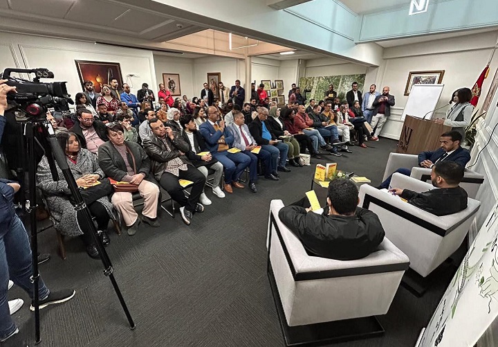 في مؤلف حديث.. صحفيون يروون ما لم يُرْوَ في تغطية زلزال الحوز في مؤلف حديث.. صحفيون يروون ما لم يُرْوَ في تغطية زلزال الحوز