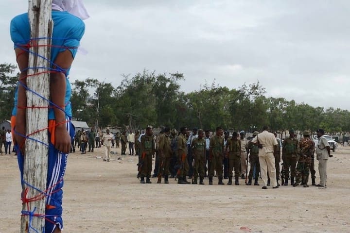 الكونغو تنهي معاناتها مع قطاع الطرق بسلسلة من الإعدامات الكونغو تنهي معاناتها مع قطاع الطرق بسلسلة من الإعدامات