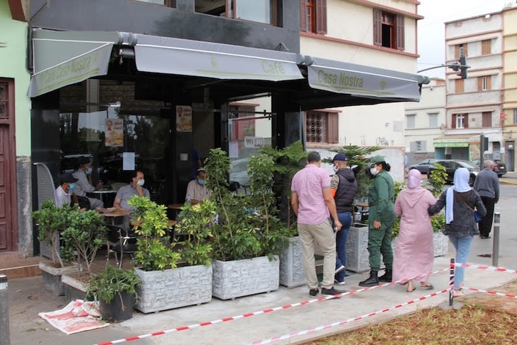 السلطات المحلية بالدار البيضاء تُطلق حملة لمكافحة العشوائية في المقاهي والمطاعم بفرض نظام الفوترة السلطات المحلية بالدار البيضاء تُطلق حملة لمكافحة العشوائية في المقاهي والمطاعم بفرض نظام الفوترة