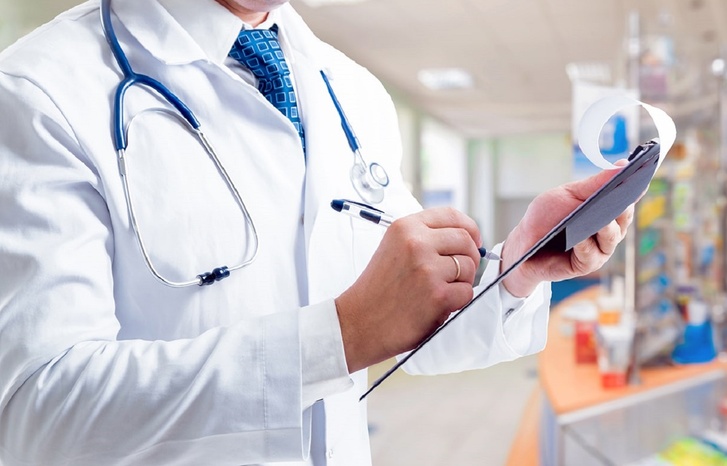 السجن النافذ لطبيب وشريكه متورطين في بيع أدوية مدعمة السجن النافذ لطبيب وشريكه متورطين في بيع أدوية مدعمة