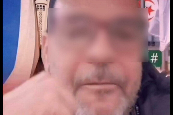 سلطات الجزائر ترفض دخول "مؤثر" رحلته فرنسا إلى بلده سلطات الجزائر ترفض دخول "مؤثر" رحلته فرنسا إلى بلده