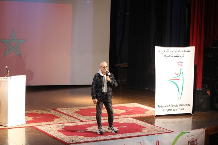 لقاء تواصلي لنجمي الكرة المغربية عزيز بودربالة وحسن ناظر مع شباب زاكورة لقاء تواصلي لنجمي الكرة المغربية عزيز بودربالة وحسن ناظر مع شباب زاكورة