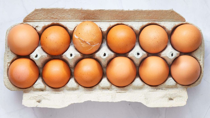 خبراء في الصحة وحماية المستهلك يحذرون من مخاطر تناول البيض المشقق والمكسور خبراء في الصحة وحماية المستهلك يحذرون من مخاطر تناول البيض المشقق والمكسور