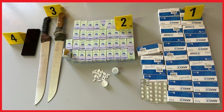 توقيف مروج مخدرات بحوزته 1854 قرصا مخدرا توقيف مروج مخدرات بحوزته 1854 قرصا مخدرا