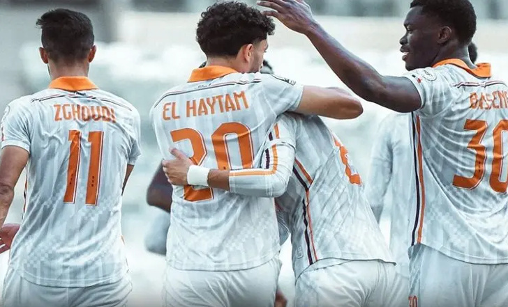 نهضة بركان يواصل التألق ويعزز صدارته بفوز مهم على الجيش الملكي نهضة بركان يواصل التألق ويعزز صدارته بفوز مهم على الجيش الملكي