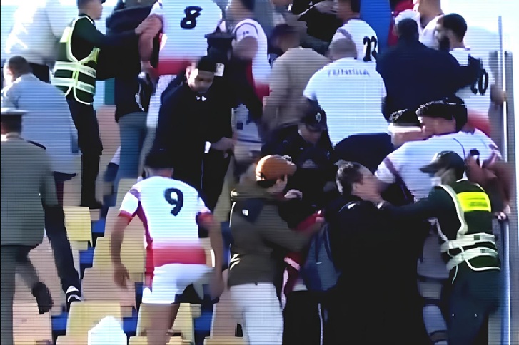 لاعبو منتخب تونس للريكبي يعتدون على الجماهير المغربية لاعبو منتخب تونس للريكبي يعتدون على الجماهير المغربية