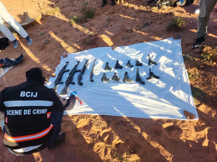 بلاغ: تفكيك خلية إرهابية وحجز أسلحة بالرشيدية بلاغ: تفكيك خلية إرهابية وحجز أسلحة بالرشيدية