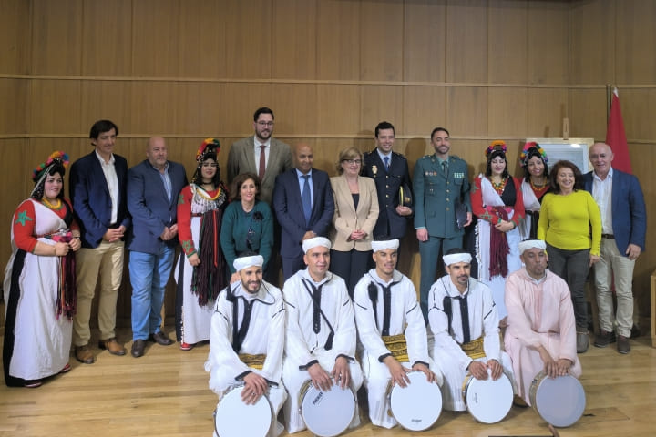 القنصلية المغربية بالجزيرة الخضراء تحتفي بالسنة الأمازيغية 2975 القنصلية المغربية بالجزيرة الخضراء تحتفي بالسنة الأمازيغية 2975