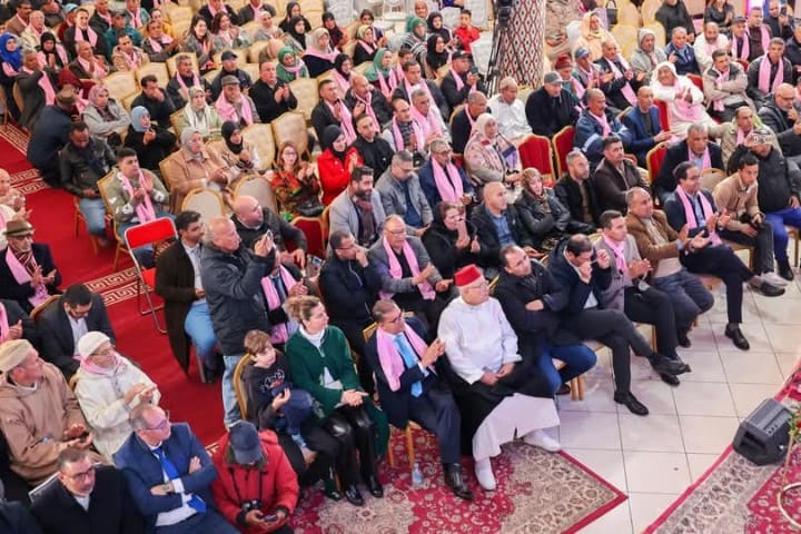 نزار بركة الأمين العام لحزب الاستقلال يترأس لقاء تواصليا بالفقيه بن صالح نزار بركة الأمين العام لحزب الاستقلال يترأس لقاء تواصليا بالفقيه بن صالح