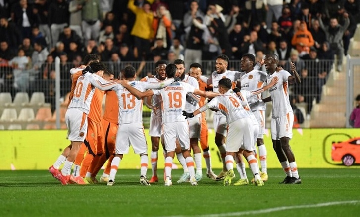 نهضة بركان على بعد خطوة من تحقيق أول لقب له بالبطولة نهضة بركان على بعد خطوة من تحقيق أول لقب له بالبطولة