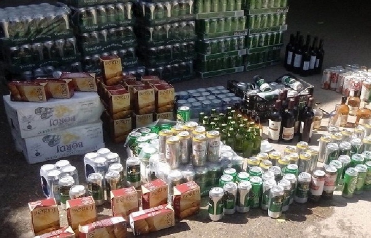 احباط محاولة إغراق الناظور بالكحول خلال رمضان وحجز أزيد من 18 ألف قنينة مهربة احباط محاولة إغراق الناظور بالكحول خلال رمضان وحجز أزيد من 18 ألف قنينة مهربة