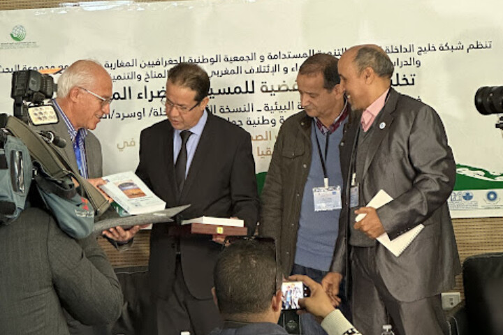النسخة الثالثة من المسيرة العلمية البيئية تسلط الضوء على التنمية المستدامة بالأوساط الصحراوية النسخة الثالثة من المسيرة العلمية البيئية تسلط الضوء على التنمية المستدامة بالأوساط الصحراوية