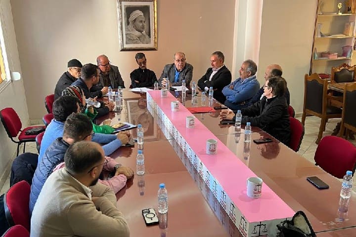 الرابطة الوطنية للصحافيين الاستقلاليين تؤسس مكتبها الجهوي بطنجة تطوان الحسيمة وتنتخب عبد العزيز حيون منسقًا جهويًا الرابطة الوطنية للصحافيين الاستقلاليين تؤسس مكتبها الجهوي بطنجة تطوان الحسيمة وتنتخب عبد العزيز حيون منسقًا جهويًا