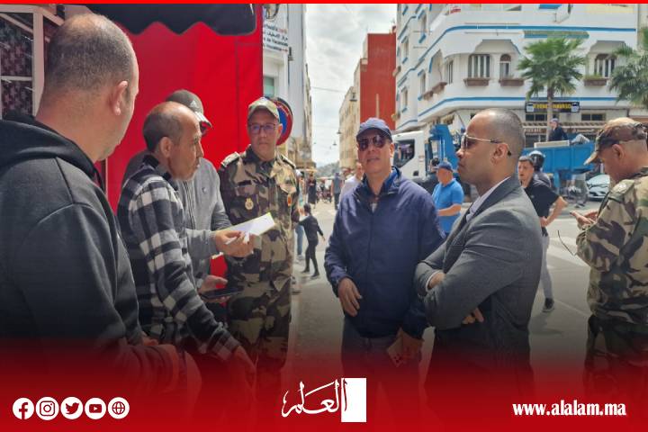 الحسيمة: حملة لتحرير الملك العمومي تعيد النظام إلى شوارع المدينة الحسيمة: حملة لتحرير الملك العمومي تعيد النظام إلى شوارع المدينة