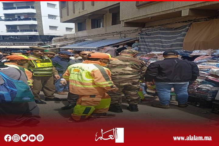 الحسيمة: حملة لتحرير الملك العمومي تعيد النظام إلى شوارع المدينة الحسيمة: حملة لتحرير الملك العمومي تعيد النظام إلى شوارع المدينة