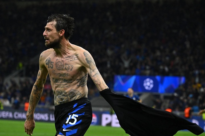 أتشيربي.. لاعب عاد من الموت مرتين ليقهر برشلونة أتشيربي.. لاعب عاد من الموت مرتين ليقهر برشلونة