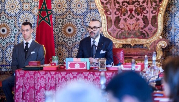 جلالة الملك يترأس مجلسا وزاريا ويعين مجموعة من المسؤولين الترابيين